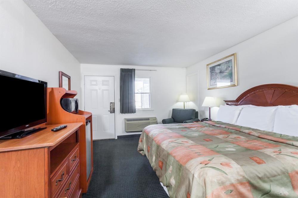 Rodeway Inn Cadiz Eksteriør bilde
