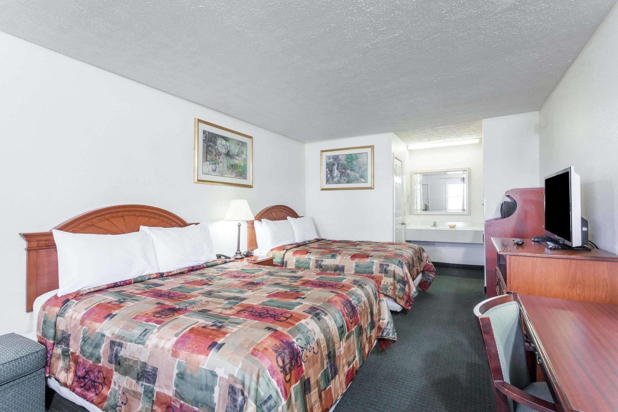Rodeway Inn Cadiz Eksteriør bilde